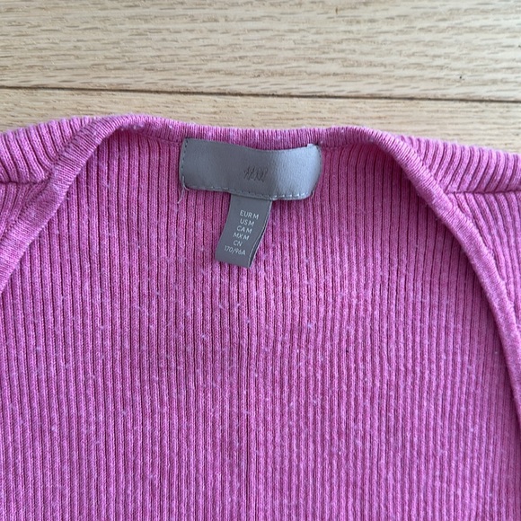 H&M Pink Knit top - Picture 2 of 2
